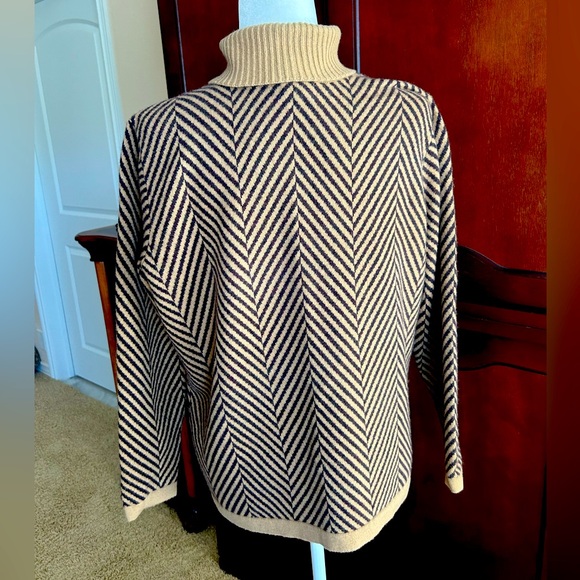 Lands End Chevron Print Cashmere Sweater - Picture 3 of 6